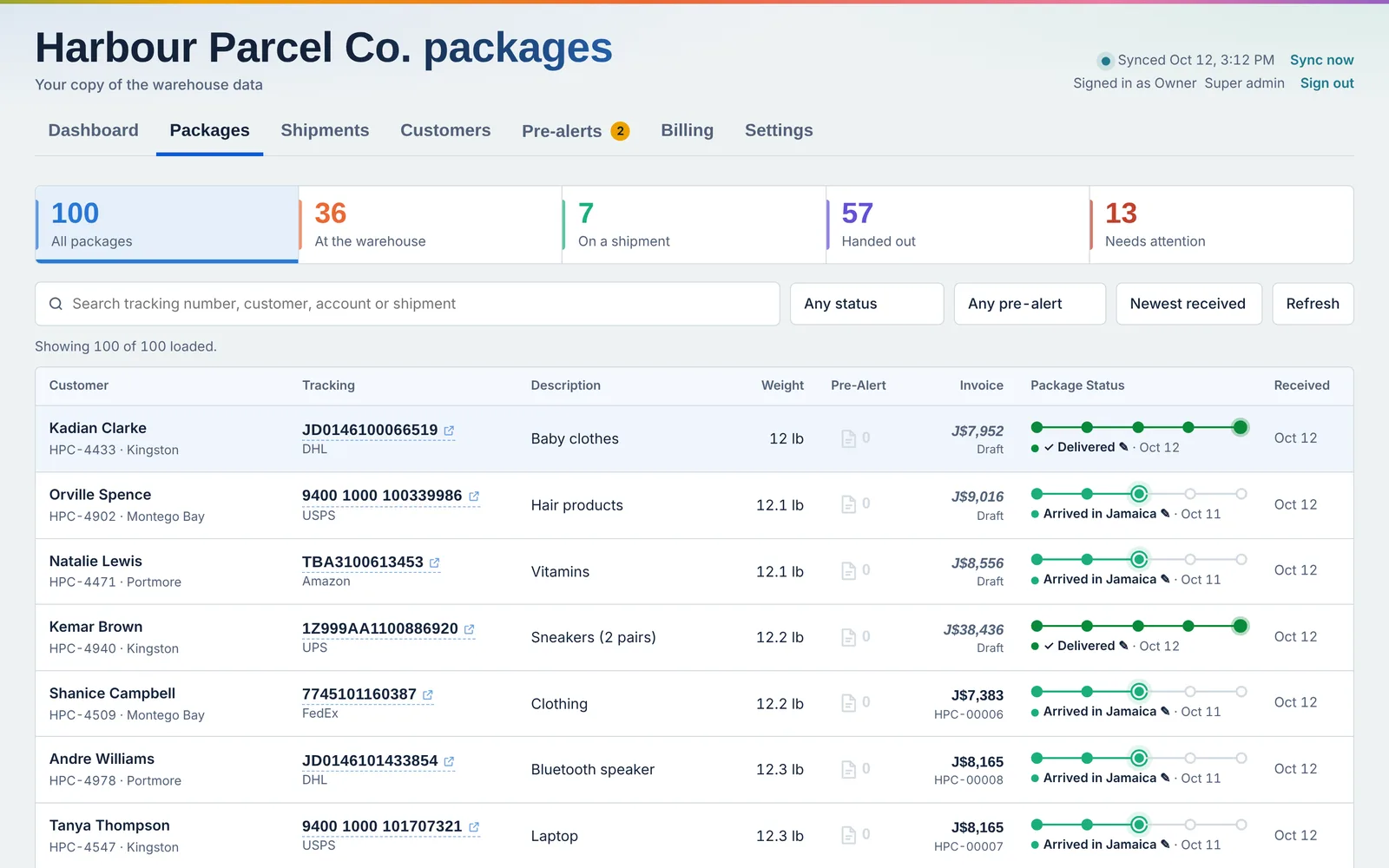 The packages list with customer, tracking number, weight, invoice and a progress line for each package's status.